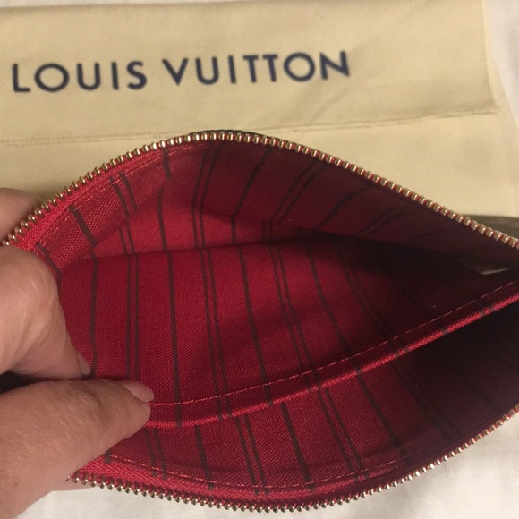 New! Authentic LV MM monogram wristlet purse.😍👝 - Picture 3 of 6